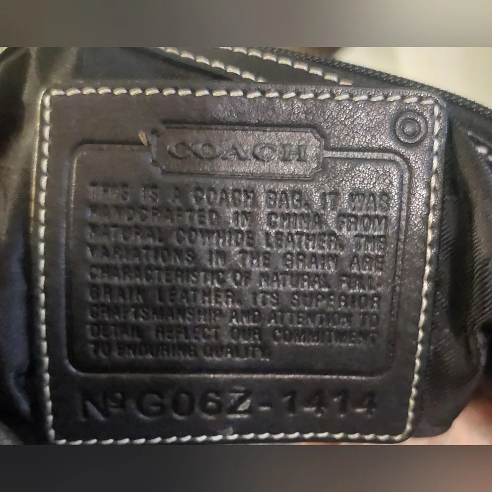 Elegant Black Leather Coach Crossbody - Picture 16 of 16